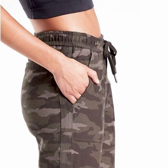 Athleta Farallon Camo Jogger - Picture 9 of 14